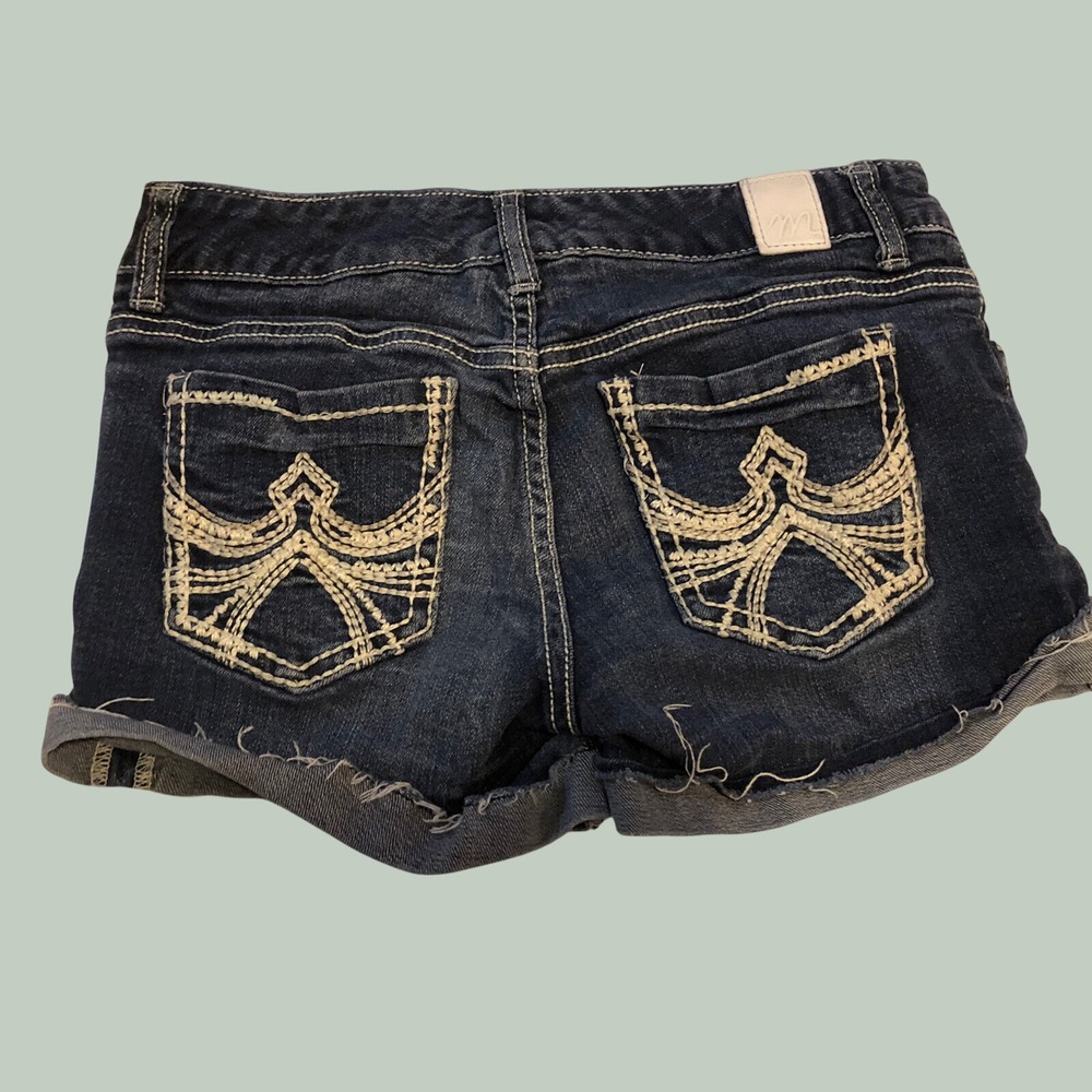 Maurices Women's Denim Cut Off Cuffed Shorts Size 1/2 Reg Embroidery (28" Waist)